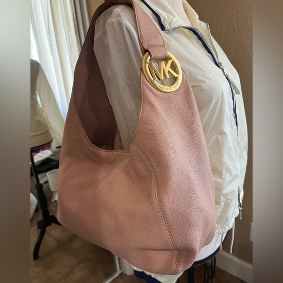MICHAEL KORS LEATHER HOBO - Picture 1 of 16